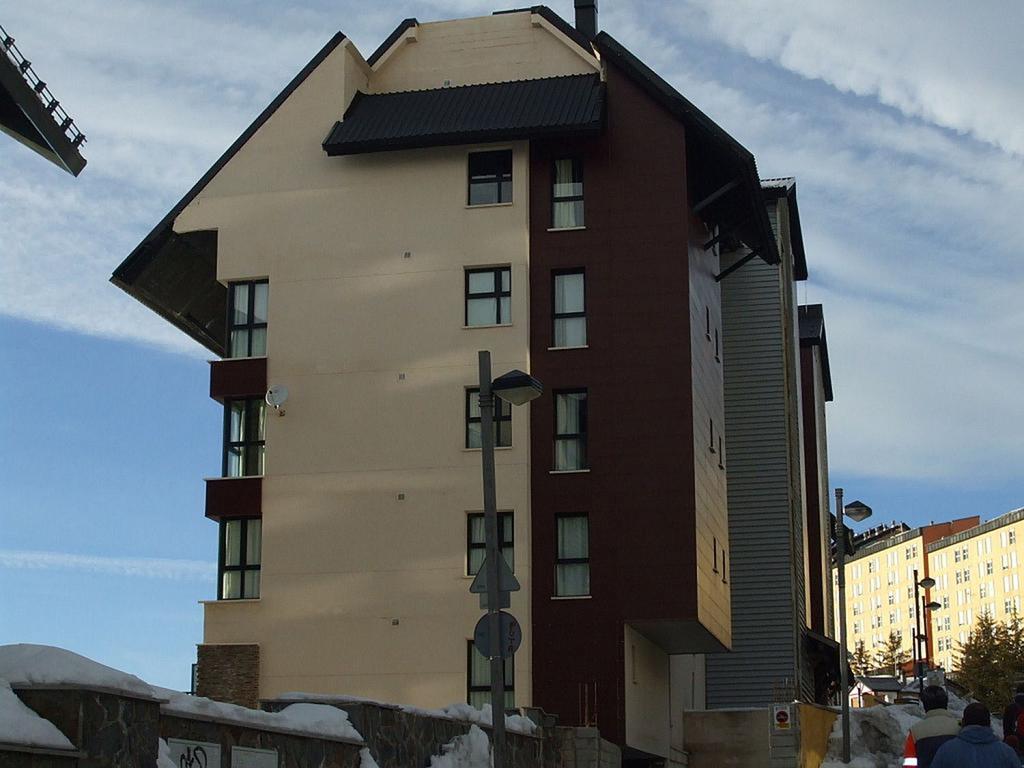 Apartamentos Monte Oiz Asn Σιέρρα Νεβάδα Εξωτερικό φωτογραφία